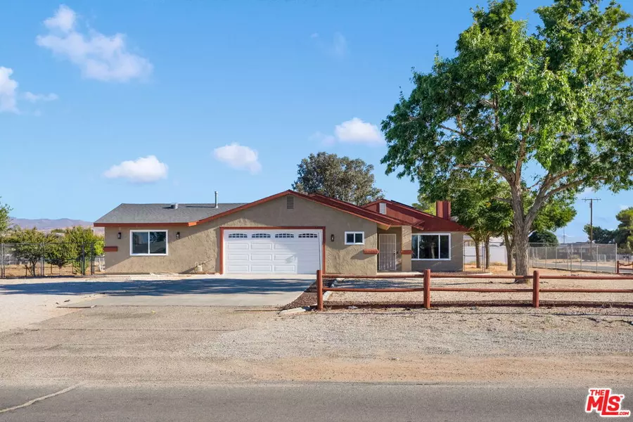 22113 Sioux Rd, Apple Valley, CA 92308