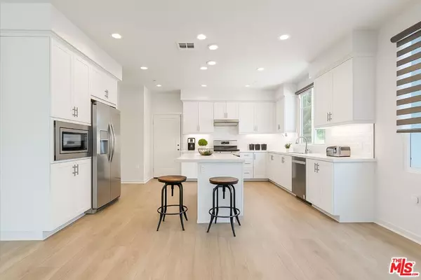 Irvine, CA 92618,111 Benchmark