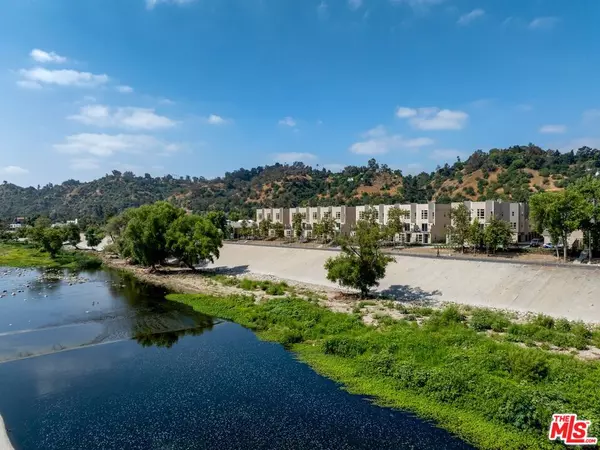 Los Angeles, CA 90039,2724 N Rana Way