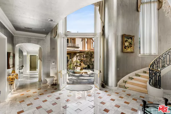 10275 Century Woods Dr, Los Angeles, CA 90067