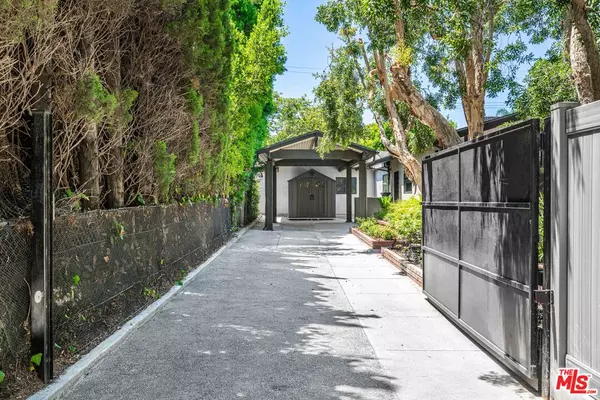 Valley Village, CA 91602,4735 Farmdale Ave