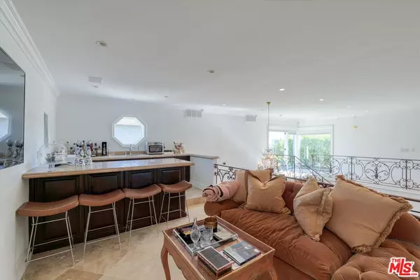 Beverly Hills Post Office, CA 90210,1300 Summitridge #gh #GH