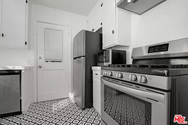 Beverly Hills, CA 90212,405 Shirley Pl #3/4