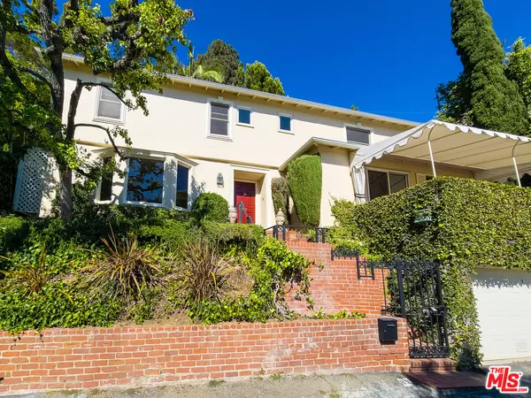 Los Angeles, CA 90069,8967 St Ives Dr