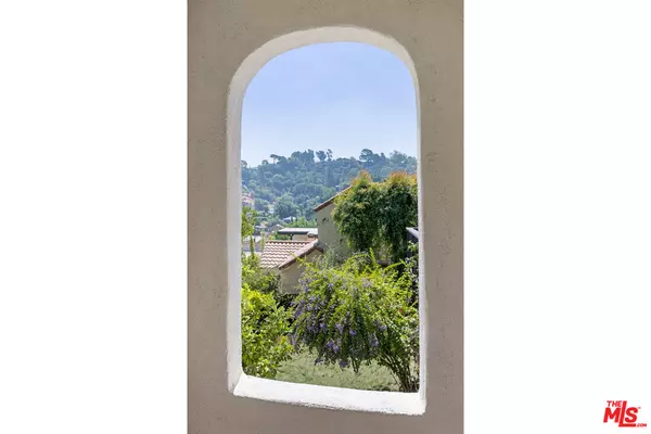 Los Angeles, CA 90039,2236 Earl Ct