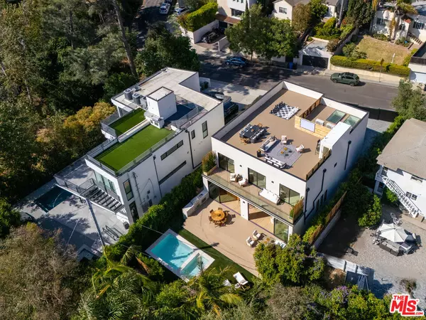 1185 Mcclellan Dr, Los Angeles, CA 90049