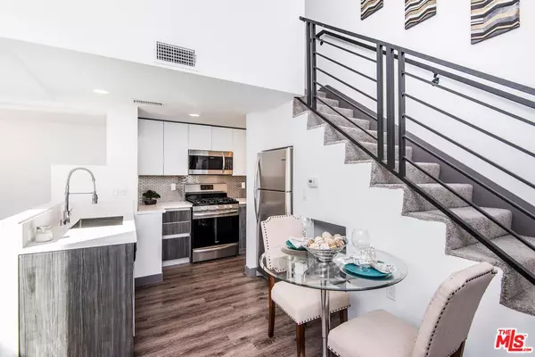 5812 Virginia Ave, Los Angeles, CA 90038