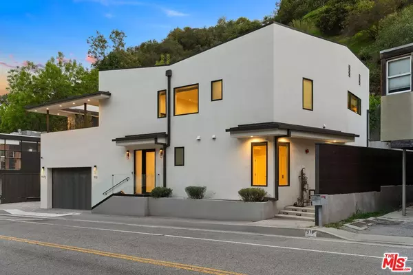 Bel Air, CA 90077,913 N Beverly Glen Blvd