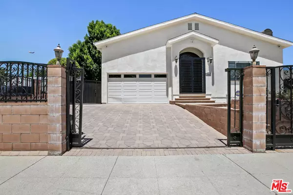North Hollywood, CA 91606,12643 Archwood St