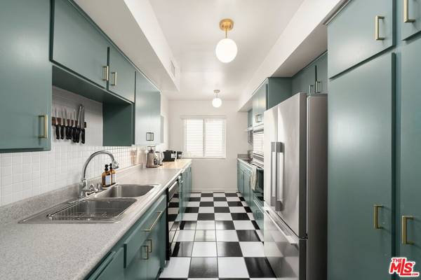 7949 Selma Ave #18, Los Angeles, CA 90046