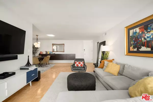 Los Angeles, CA 90046,7949 Selma Ave #18