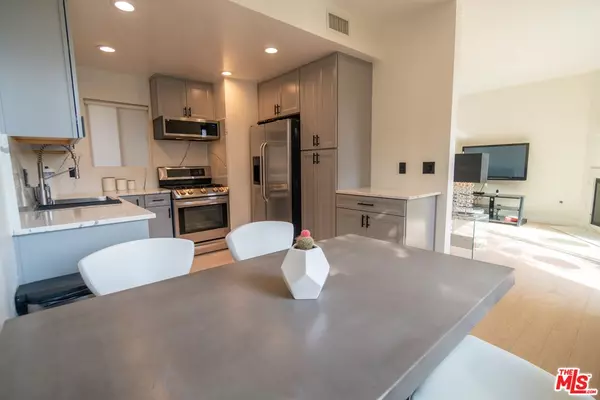 Playa Del Rey, CA 90293,8110 Manitoba St #114