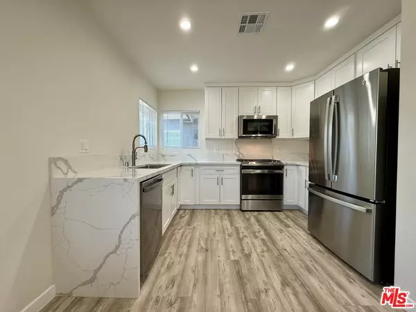 5248 Whitsett Ave #1/2, Valley Village, CA 91607