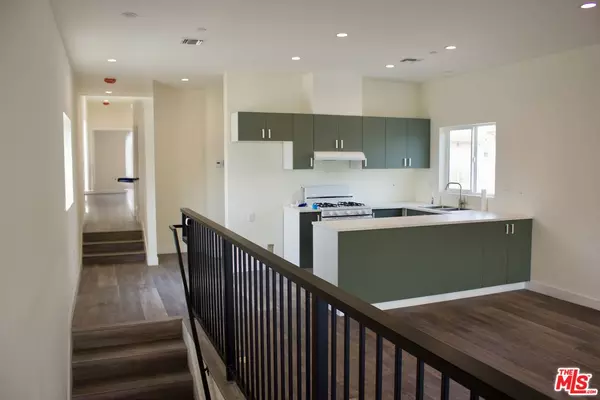 Los Angeles, CA 90032,5207 Alhambra Ave