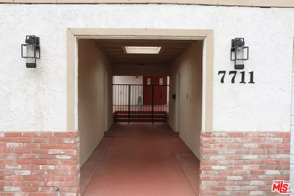 Playa Del Rey, CA 90293,7711 W 82nd St