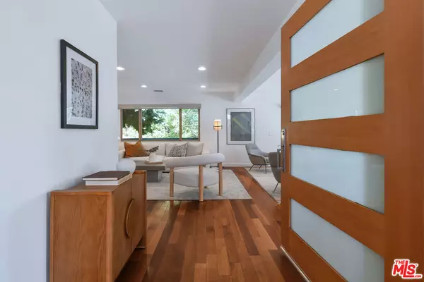 Sherman Oaks, CA 91403,3471 Woodcliff Rd