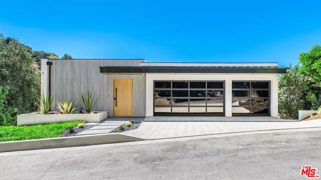 14899 Round Valley Dr, Sherman Oaks, CA 91403