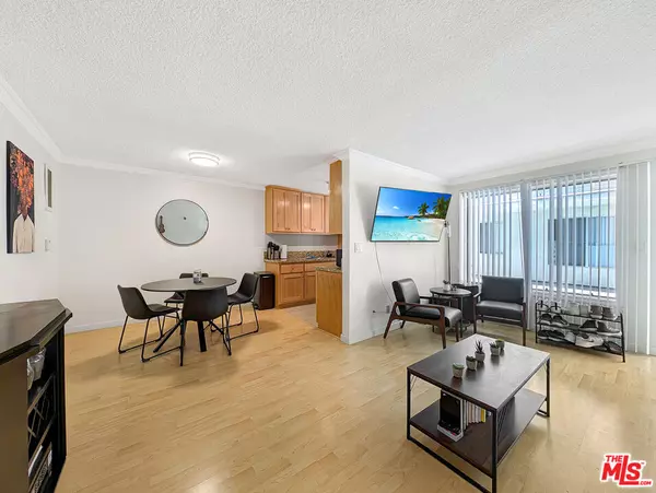 440 Raymond Ave #3, Santa Monica, CA 90405