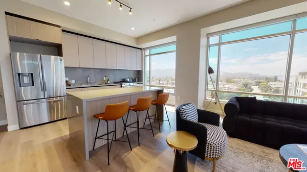 Glendale, CA 91203,520 N Central Ave #0-602