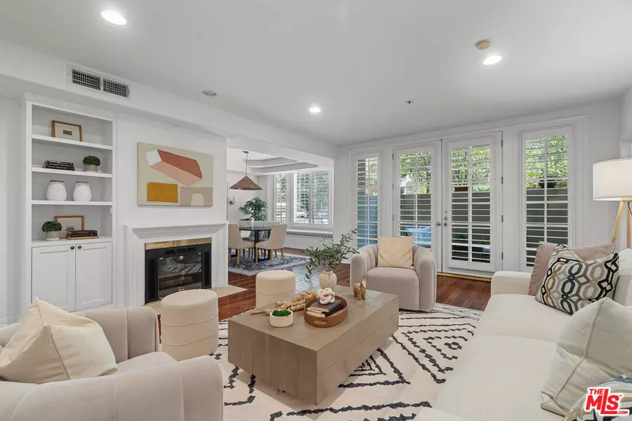 575 S Barrington Ave #112, Los Angeles, CA 90049
