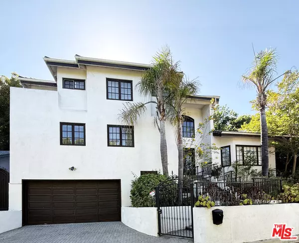 15020 Encanto Dr, Sherman Oaks, CA 91403