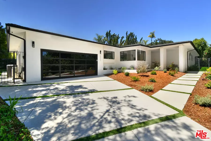 3221 Elvido Dr, Los Angeles, CA 90049