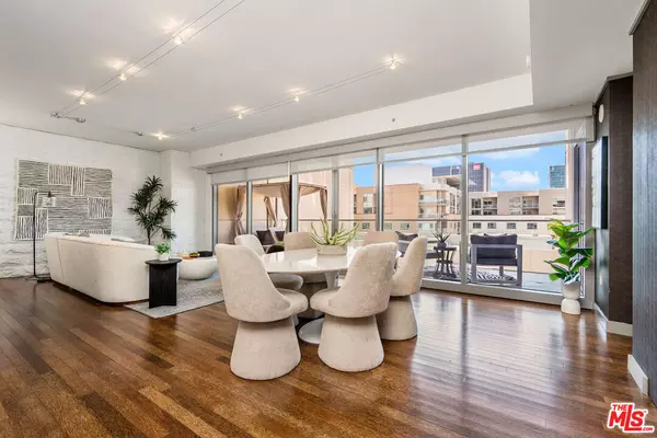 Los Angeles, CA 90028,6250 Hollywood Blvd #10L