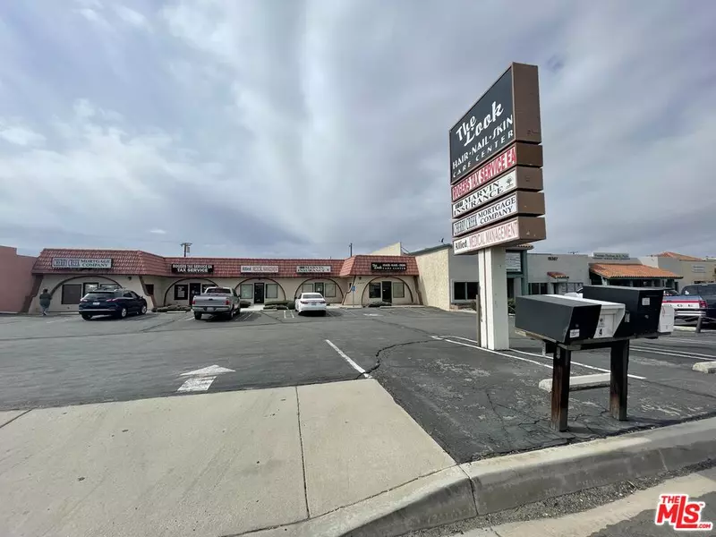 18409 Outer Hwy 18 #2 & 3, Apple Valley, CA 92307