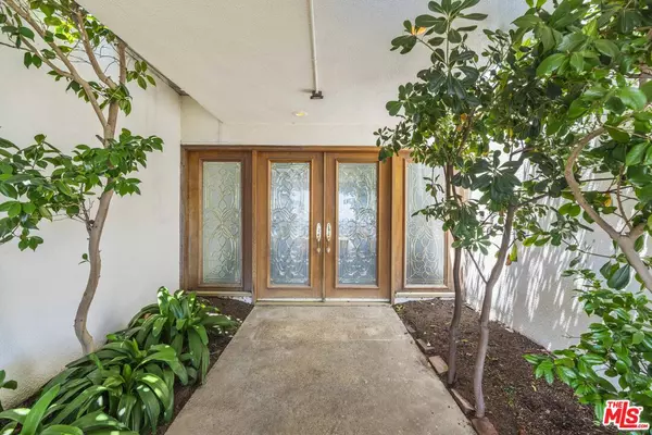 Pacific Palisades, CA 90272,16647 Charmel Ln