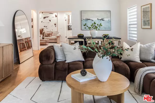 Los Angeles, CA 90019,1363 S Curson Ave