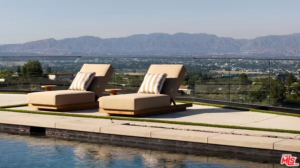 Los Angeles, CA 90049,16401 Mulholland Dr