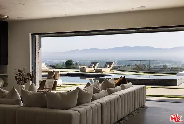 16401 Mulholland Dr, Los Angeles, CA 90049