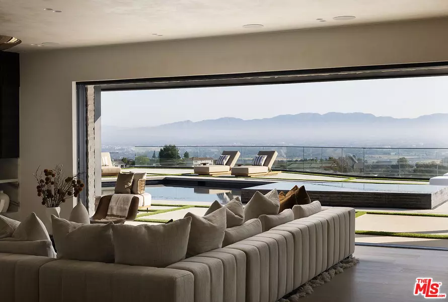 16401 Mulholland Dr, Los Angeles, CA 90049