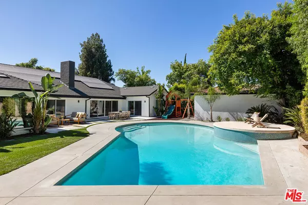 5920 Kentland Ave, Woodland Hills, CA 91367