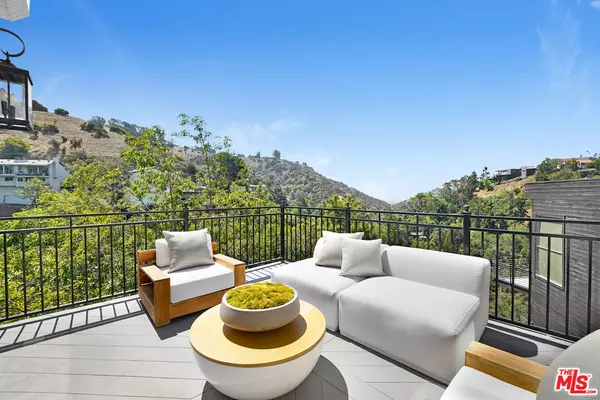 2506 Zorada Dr, Los Angeles, CA 90046