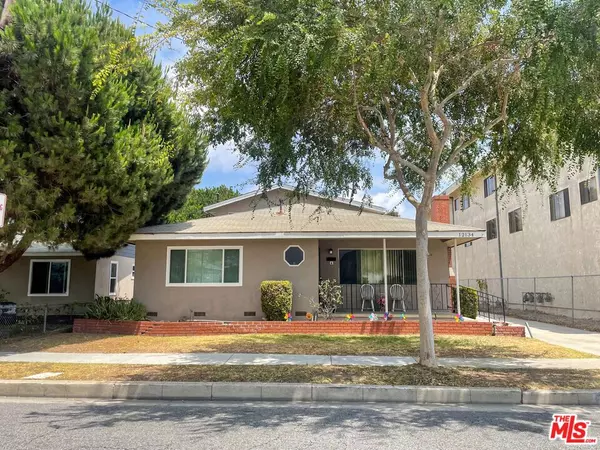Hawthorne, CA 90250,12134 Grevillea Ave