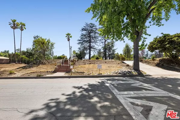 Altadena, CA 91001,2261 Sinaloa Ave