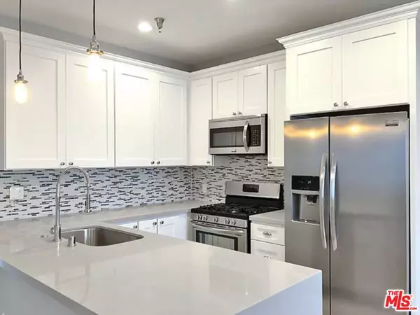 10560 SANTA MONICA #203, Los Angeles, CA 90025
