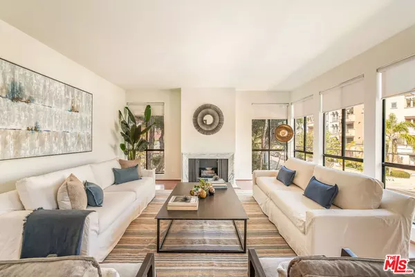 Los Angeles, CA 90049,11805 Mayfield Ave #202