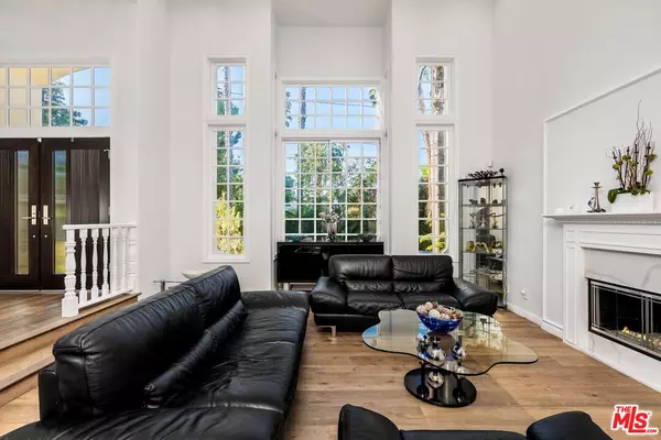 Encino, CA 91436,15916 Daniel Ln