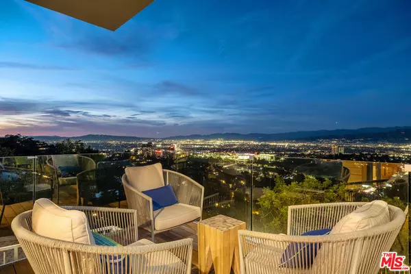 Los Angeles, CA 90068,7191 Pacific View Dr