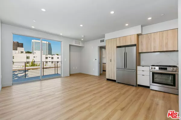 12431 Rochester Ave #407, Los Angeles, CA 90025