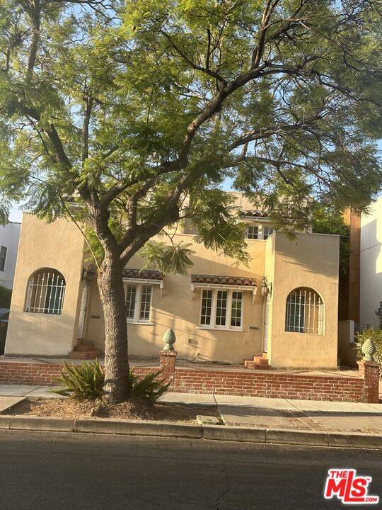 8818 Rangely Ave, West Hollywood, CA 90048