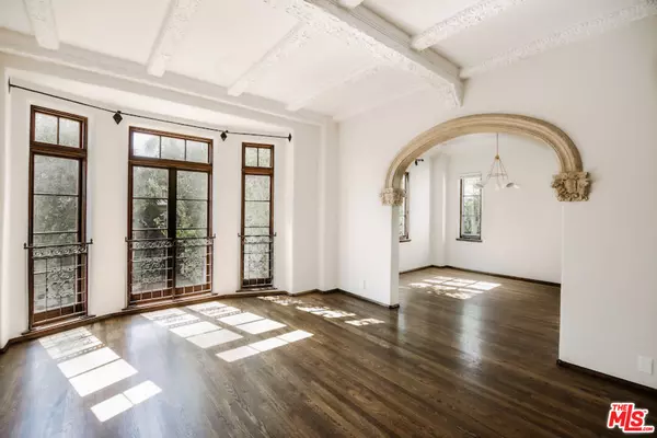1302 Sweetzer Ave #205, West Hollywood, CA 90046