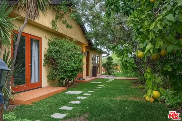 Tarzana, CA 91356,4723 Dunas Ln