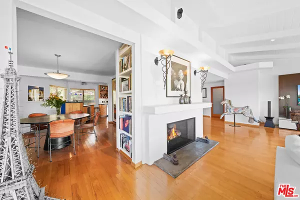 Los Angeles, CA 90068,3162 Durand Dr