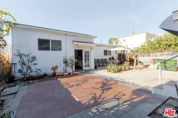 Los Angeles, CA 90006,1207 S Harvard Blvd