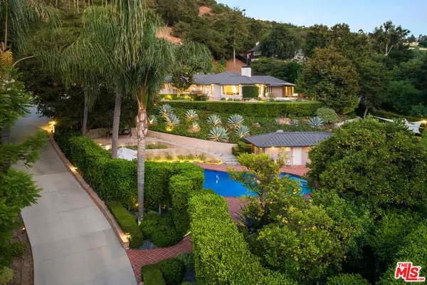 3818 Hollyline Ave, Sherman Oaks, CA 91423