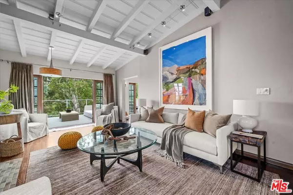3074 Lake Hollywood Dr, Los Angeles, CA 90068