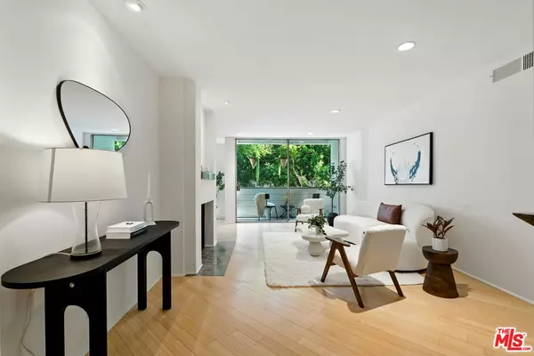 Beverly Hills, CA 90210,429 N Oakhurst Dr #203